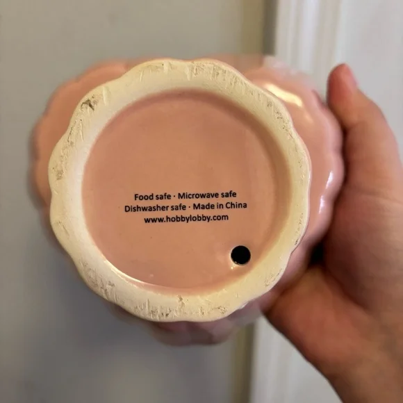 Pink Heart Shaped Scalloped Pedestal Ceramic Bowl - Picture 14 of 16